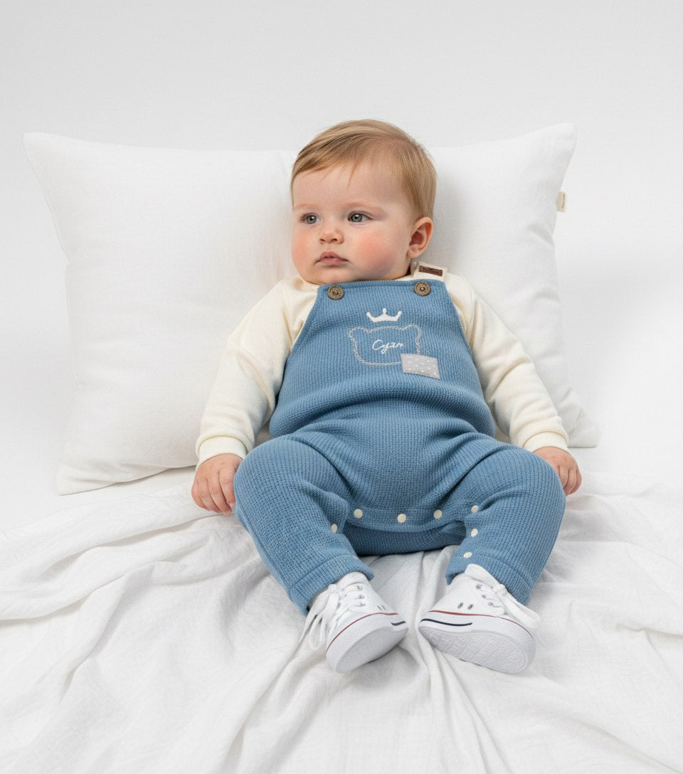 Salopette bébé en maille douce avec body – Confort & élégance